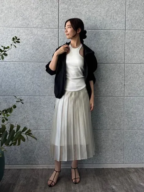 shiny sheer pleated skirt（マキシ・ロングスカート） | CODE A