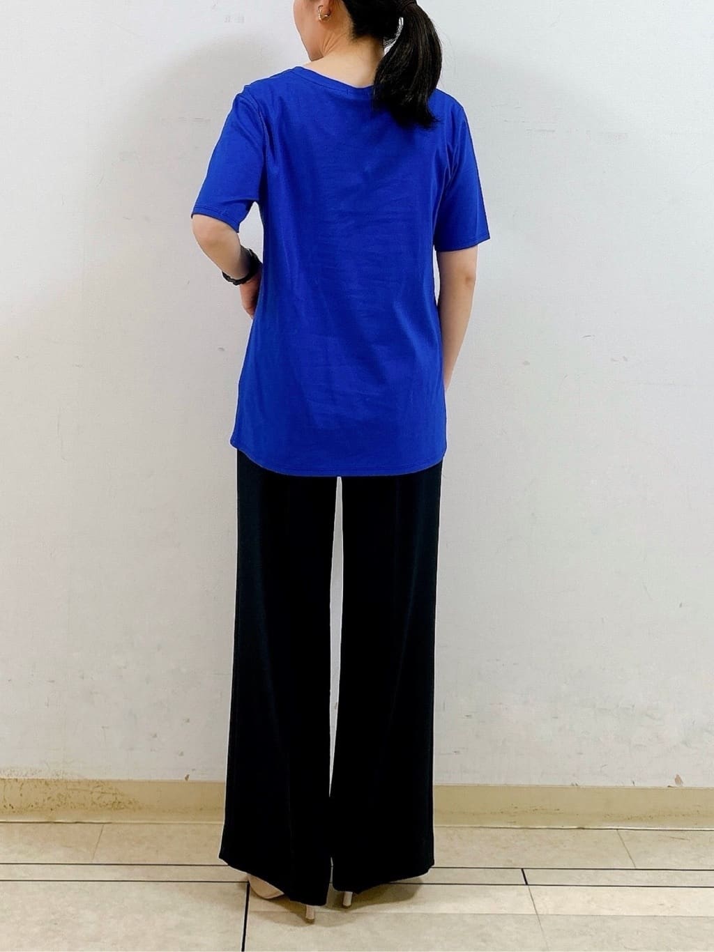 hattoriさんの「INDIVI｜【洗える】ねじりデザインTシャツ」を使ったコーディネート