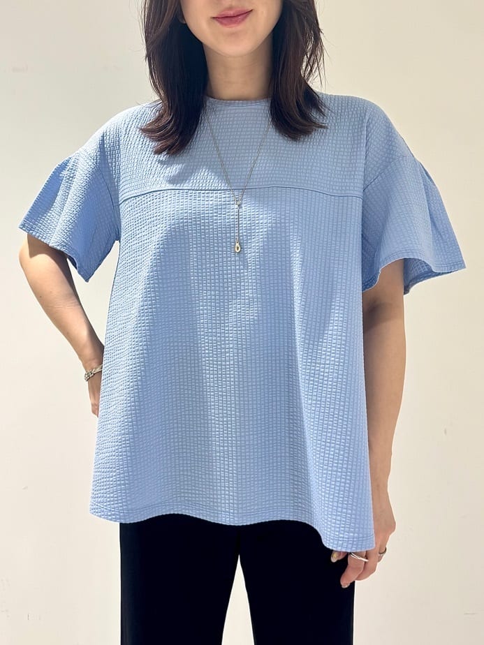 そんさんの「INDIVI｜【洗える／体型カバー】凹凸素材フレアデザイントップス」を使ったコーディネート