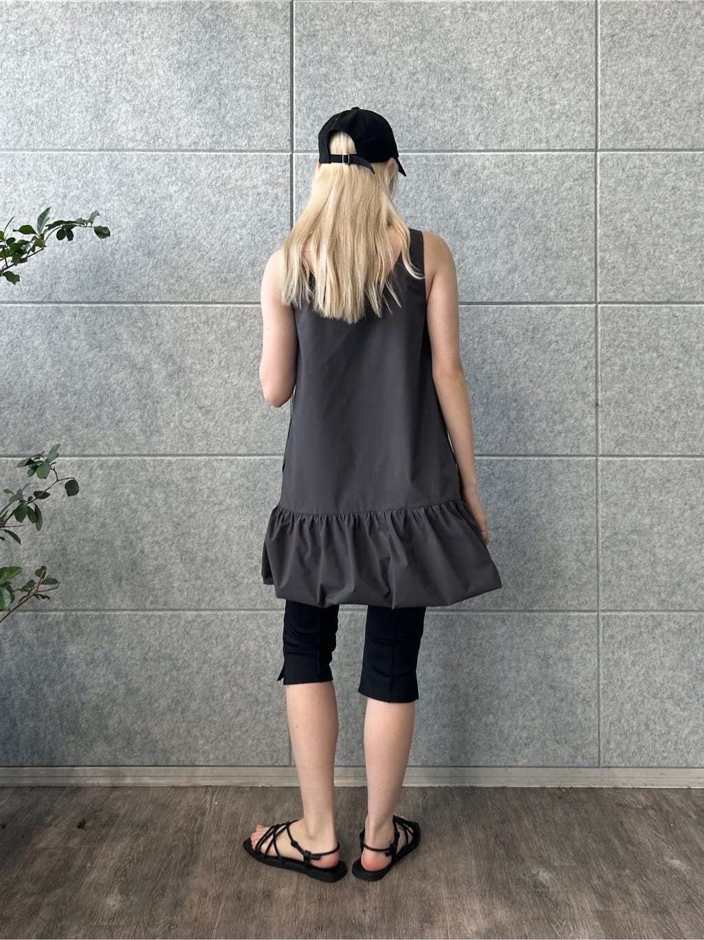 honoka Aさんの「CODE A｜design cut tank」を使ったコーディネート