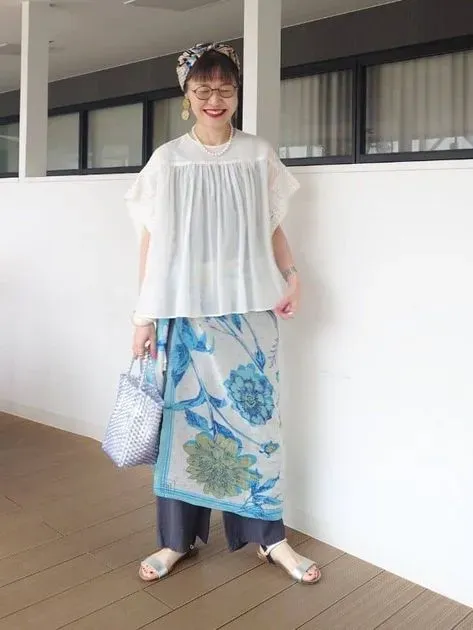 manipuri】120cm正方形 コラージュオータムガーデン柄 コットンシルク