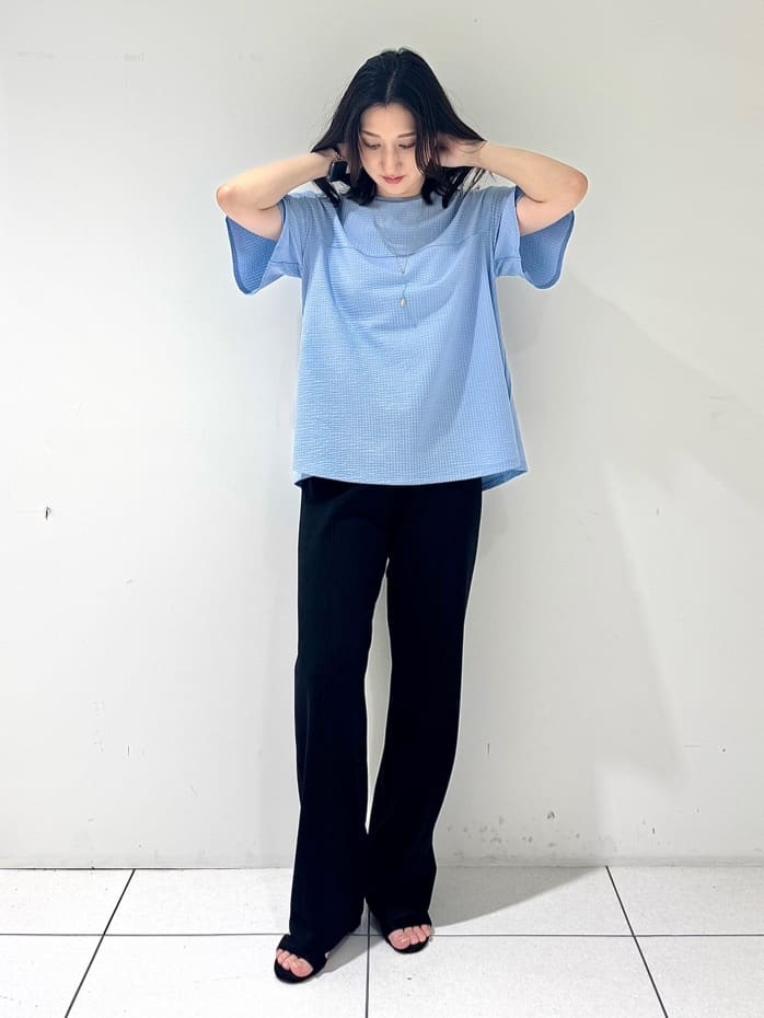 そんさんの「INDIVI｜【洗える／体型カバー】凹凸素材フレアデザイントップス」を使ったコーディネート