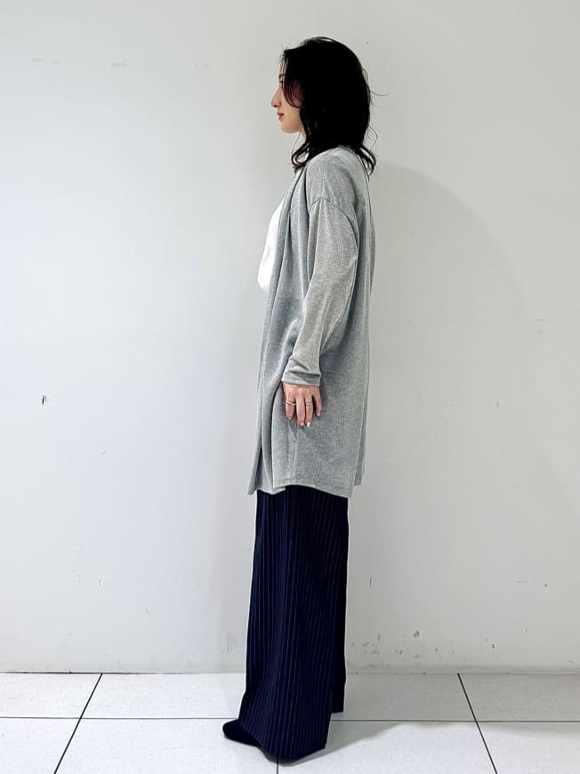 そんさんの「INDIVI｜【洗える／シアーストライプ】ロング丈着流しカーディガン」を使ったコーディネート