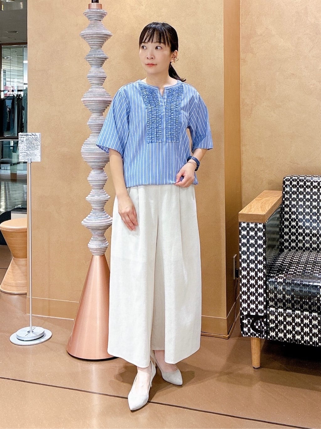hattoriさんの「INDIVI｜【洗える／清涼感◎】ワイドフレアパンツ／スカーチョ」を使ったコーディネート