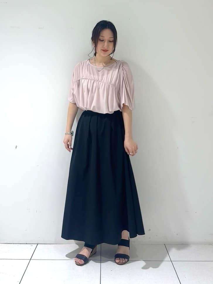 そんさんの「INDIVI｜【洗える／体型カバー】シャーリングシアートップス」を使ったコーディネート