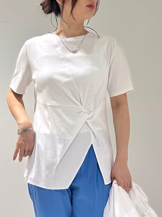 そんさんの「INDIVI｜【洗える／凹凸素材】ドロストデザインショート丈ブルゾン」を使ったコーディネート