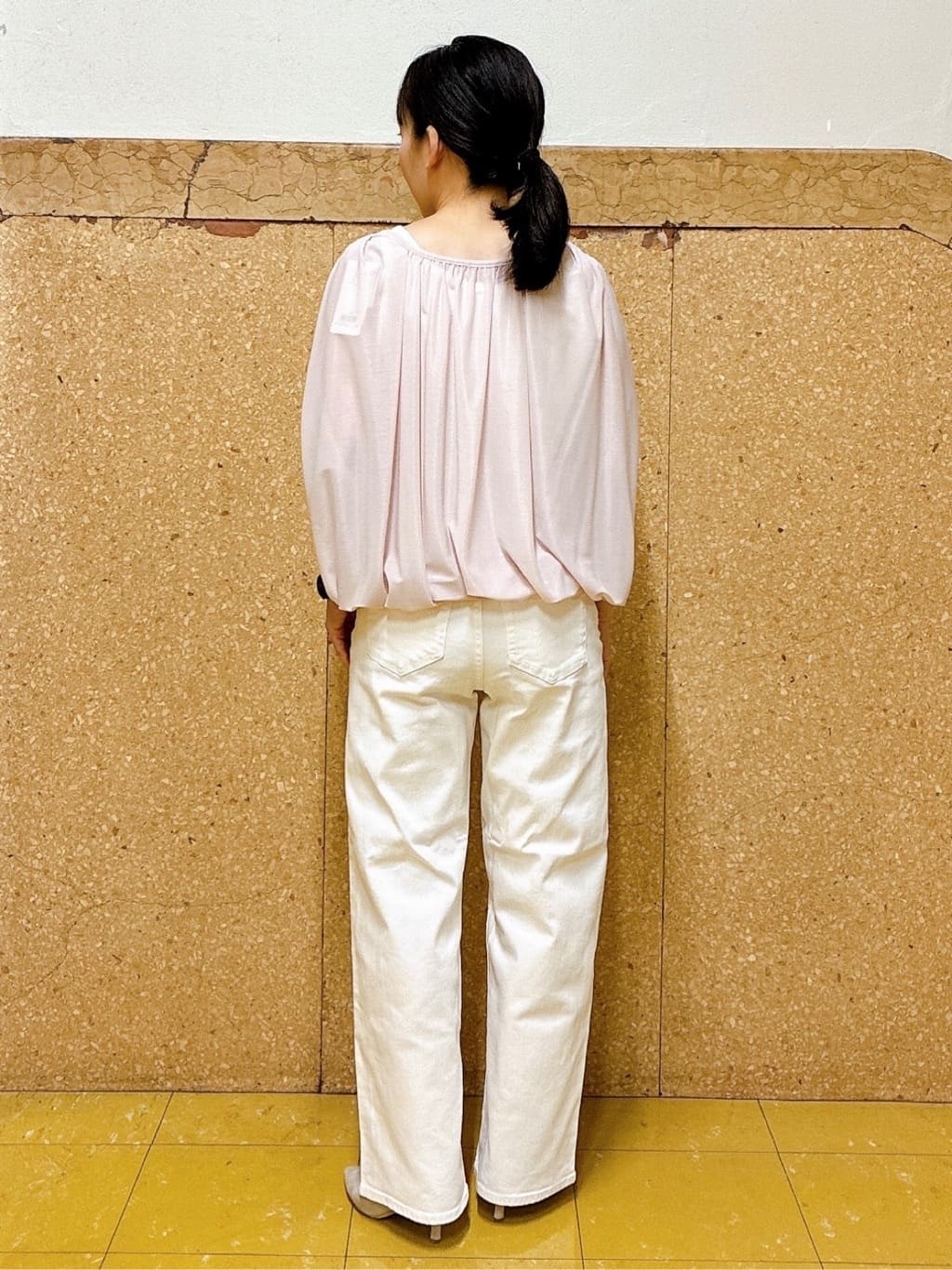 hattoriさんの「INDIVI｜【洗える／体型カバー】シャーリングシアートップス」を使ったコーディネート