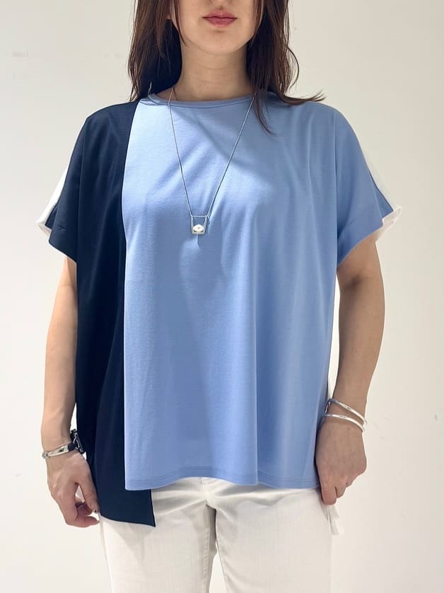 そんさんの「INDIVI｜【洗える／汗ジミ防止】バイカラー＆アシメヘム Tシャツ」を使ったコーディネート