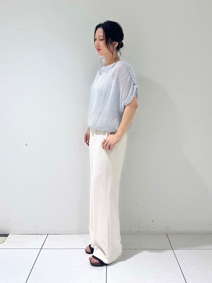 そんさんの「INDIVI｜【洗える／ドット柄／凹凸素材】プリーツデザインブラウス」を使ったコーディネート