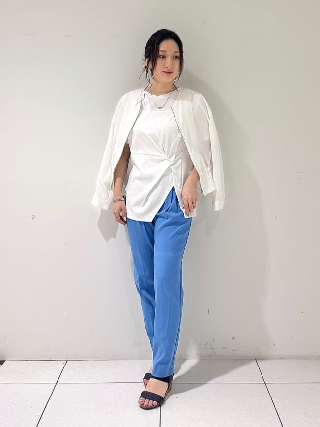 そんさんの「INDIVI｜【洗える／凹凸素材】ドロストデザインショート丈ブルゾン」を使ったコーディネート