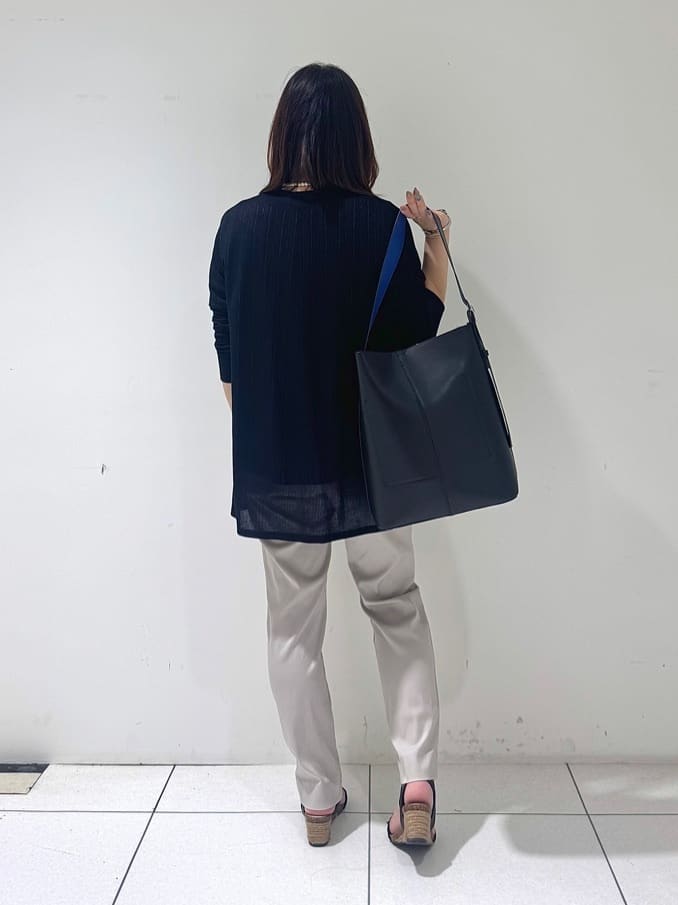 そんさんの「INDIVI｜【洗える／シアーストライプ柄】着流しジャージカーディガン」を使ったコーディネート
