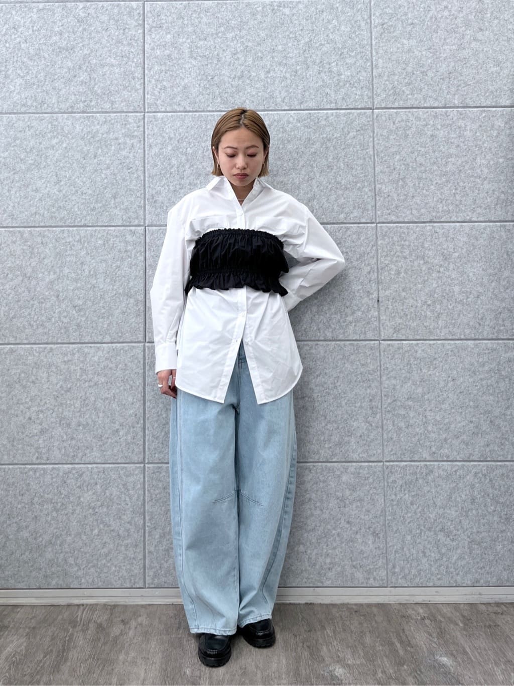 Harukaさんの「INDIVI｜シャーリングチューブトップ」を使ったコーディネート