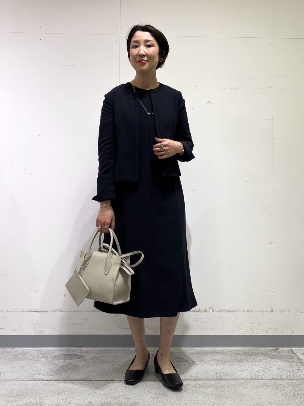 yuriさんの「INDIVI｜【上品光沢／セレモニー／SETUP可能】切り替えデザインジャケット」を使ったコーディネート