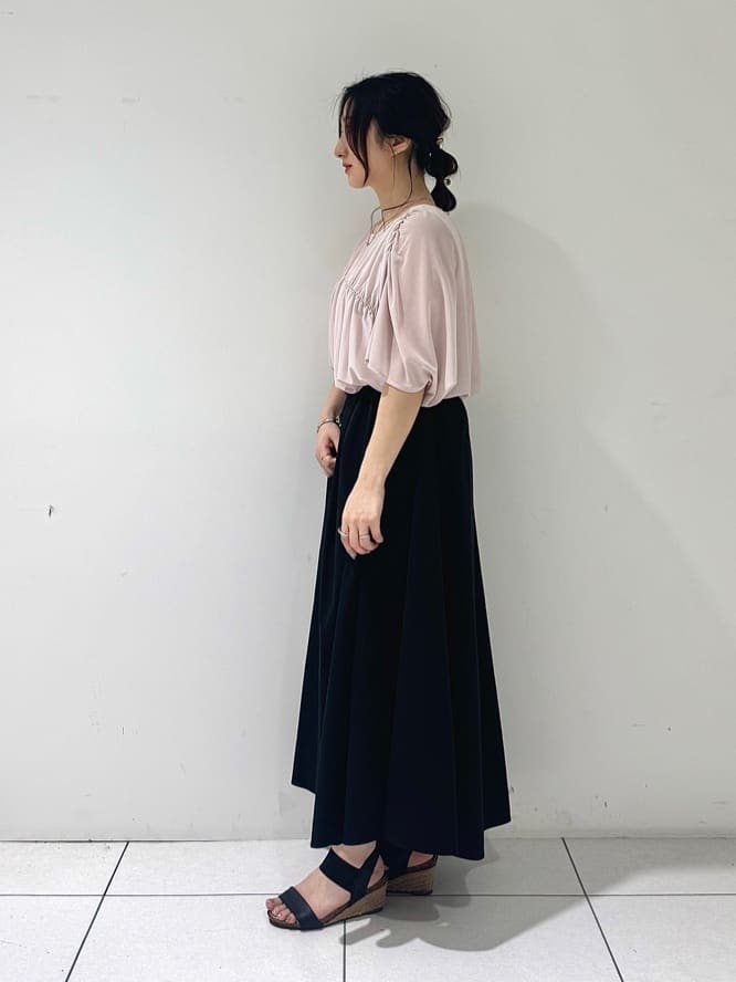 そんさんの「INDIVI｜【洗える／体型カバー】シャーリングシアートップス」を使ったコーディネート