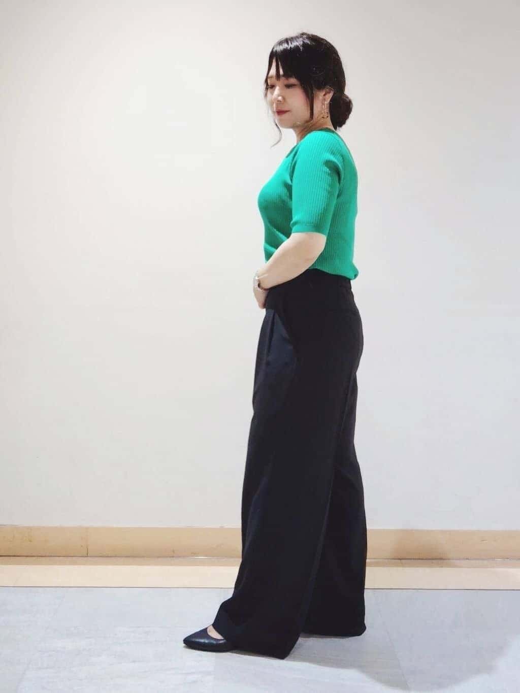 TOMOMIさんの「INDIVI｜【着心地◎！】タックワイドパンツ」を使ったコーディネート