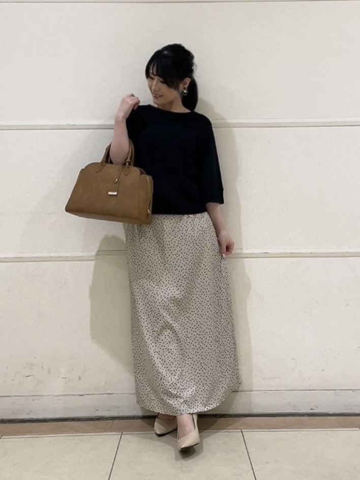watanabeさんの「UNTITLED｜【洗える/清涼感】袖スリットニットプルオーバー」を使ったコーディネート