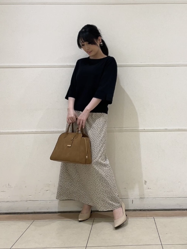 watanabeさんの「UNTITLED｜【洗える/清涼感】袖スリットニットプルオーバー」を使ったコーディネート