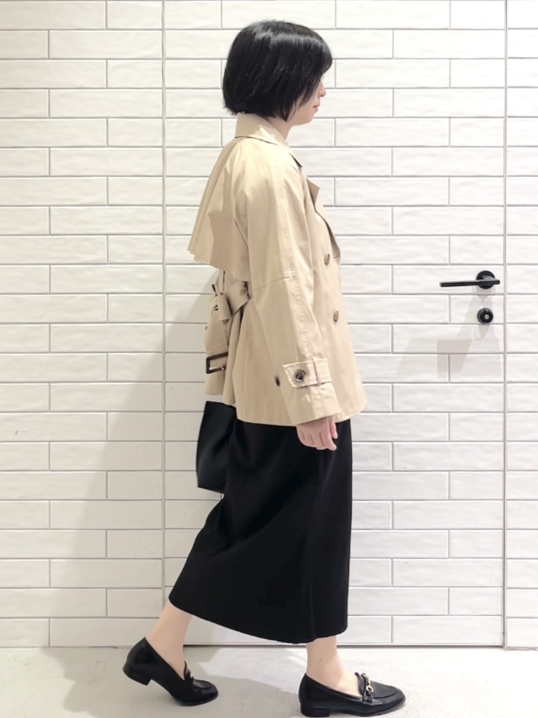 しおりさんの「OPAQUE.CLIP｜ミドルトレンチコート【洗濯機OK】」を使ったコーディネート