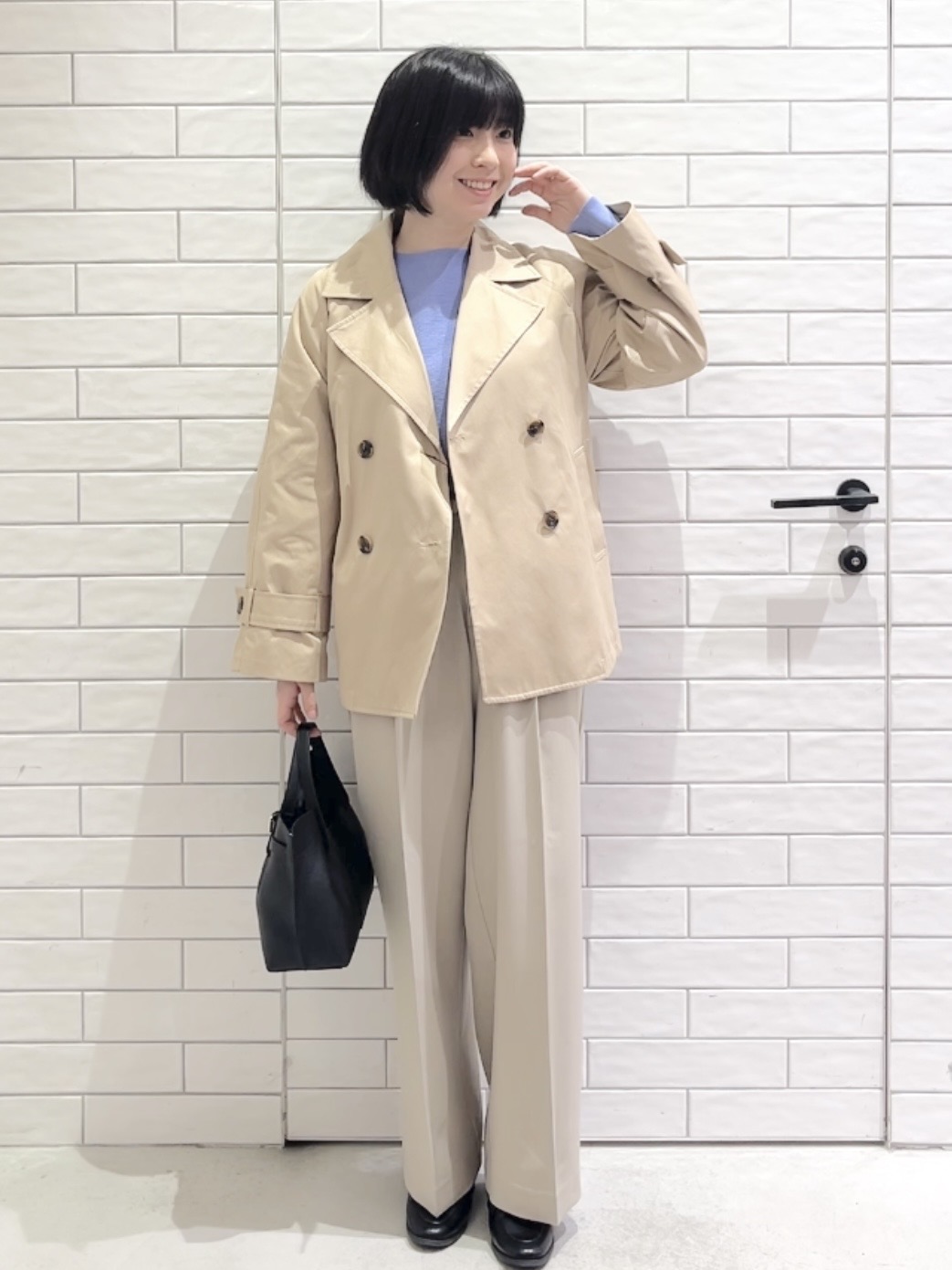 しおりさんの「OPAQUE.CLIP｜ミドルトレンチコート【洗濯機OK】」を使ったコーディネート