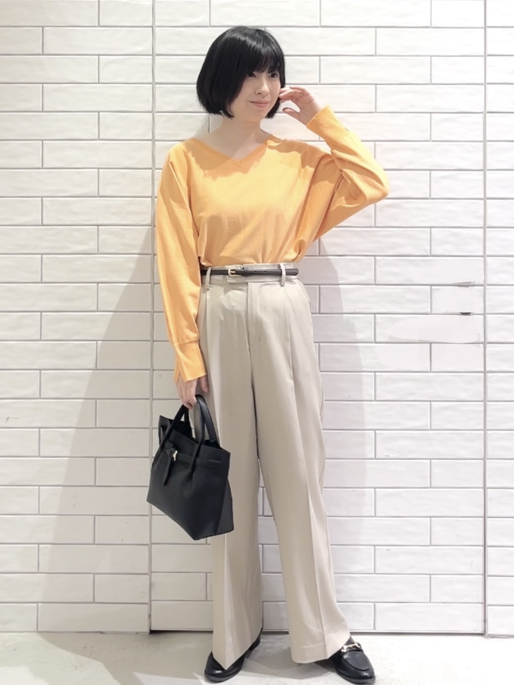 しおりさんの「OPAQUE.CLIP｜ミドルトレンチコート【洗濯機OK】」を使ったコーディネート