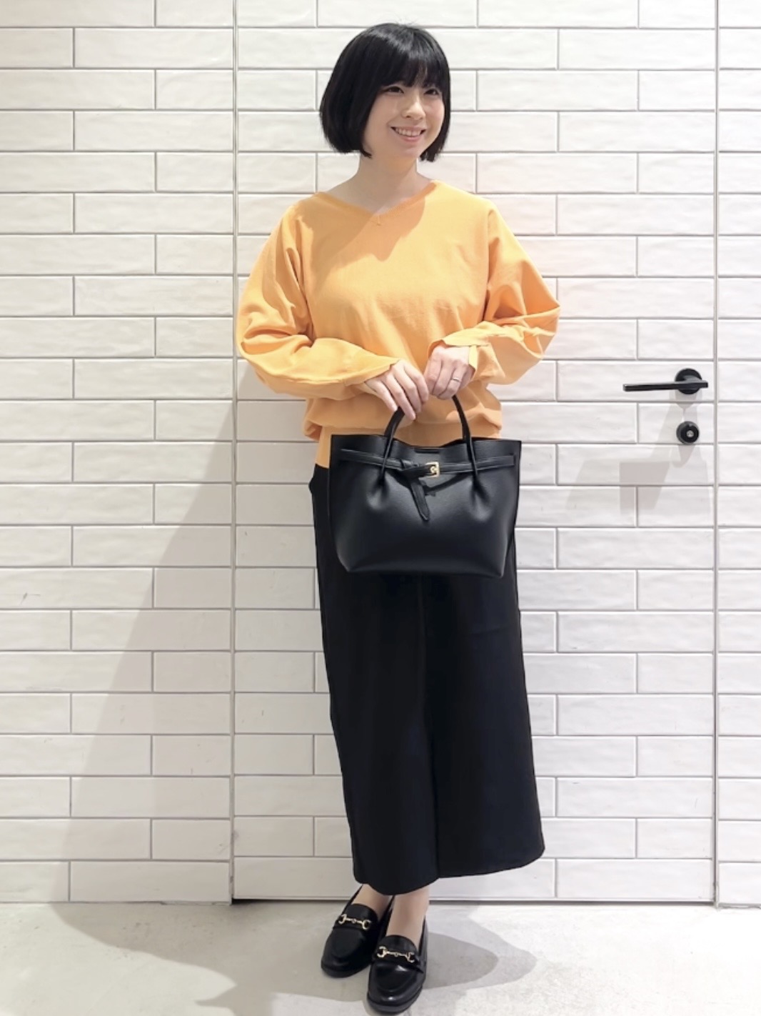 しおりさんの「OPAQUE.CLIP｜ミドルトレンチコート【洗濯機OK】」を使ったコーディネート