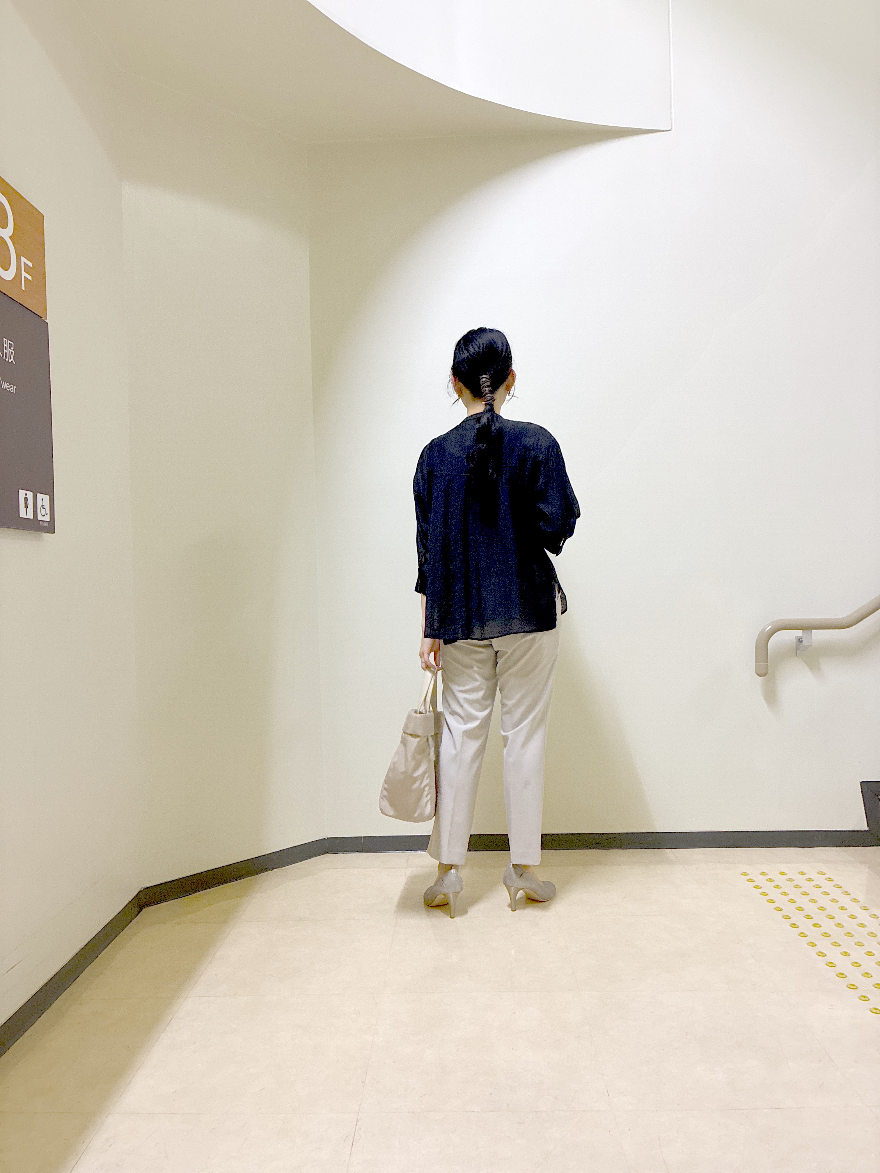  beni_gingerさんの「Reflect｜【重ね着でも一枚着でも◎】バンドカラーオーバーサイズシャツブラウス」を使ったコーディネート