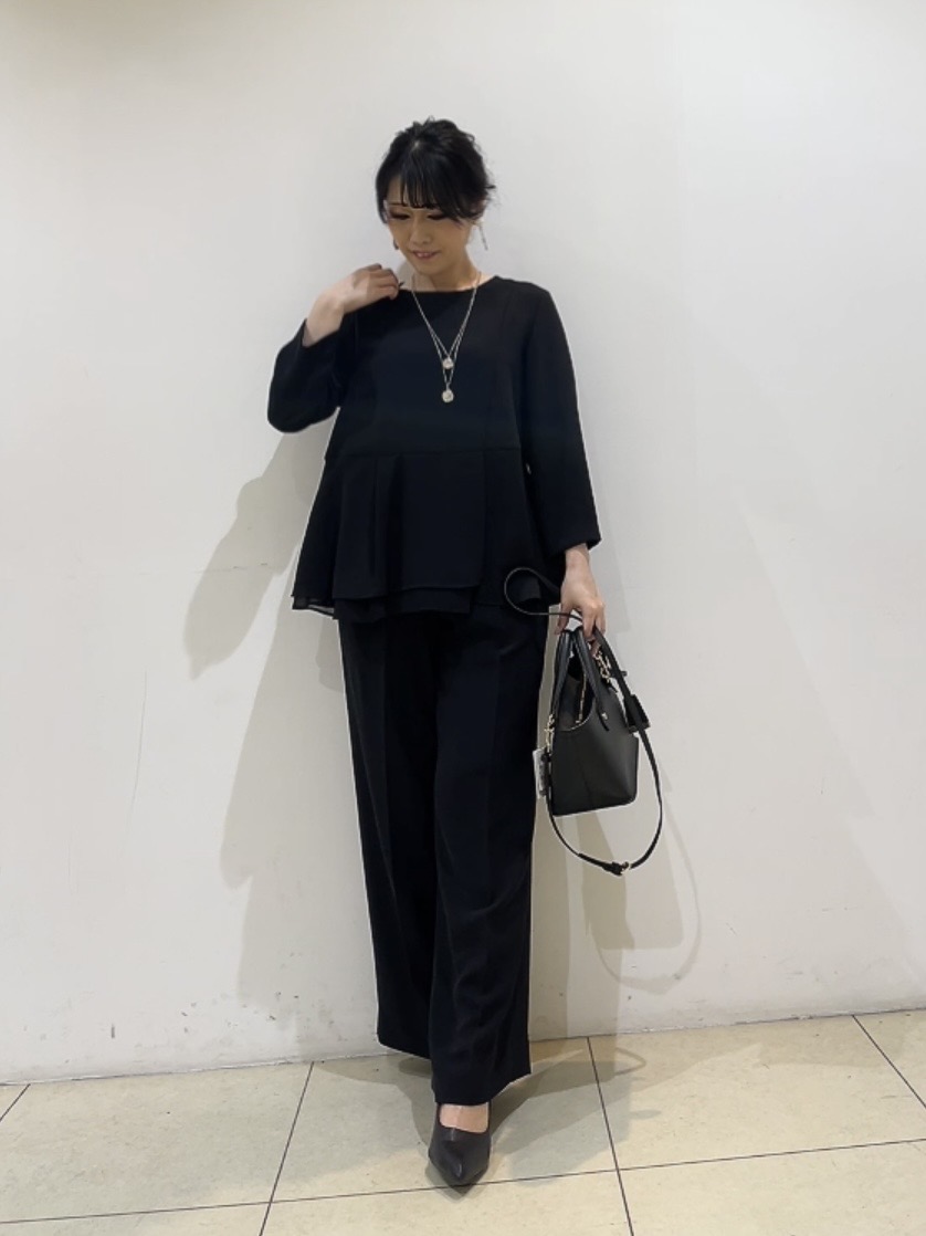 watanabeさんの「UNTITLED｜【洗える／UVケア／SETUP可】着る日傘ペプラムブラウス」を使ったコーディネート