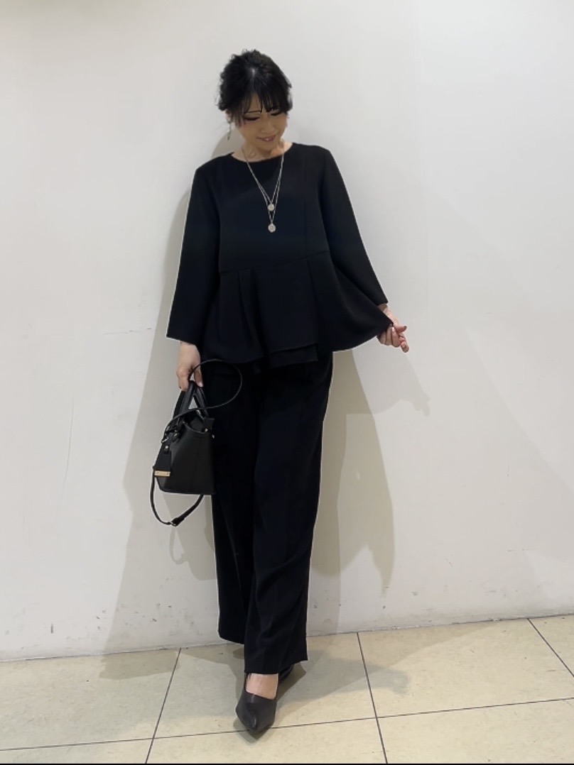 watanabeさんの「UNTITLED｜【洗える／UVケア／SETUP可】着る日傘ペプラムブラウス」を使ったコーディネート