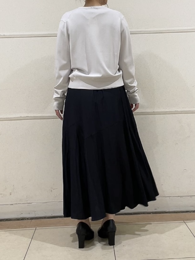 watanabeさんの「UNTITLED｜【アンサンブル可/洗える】クルーネックニットカーディガン」を使ったコーディネート