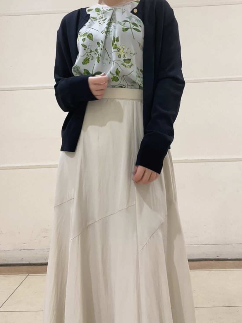 watanabeさんの「UNTITLED｜【アンサンブル可/洗える】クルーネックニットカーディガン」を使ったコーディネート