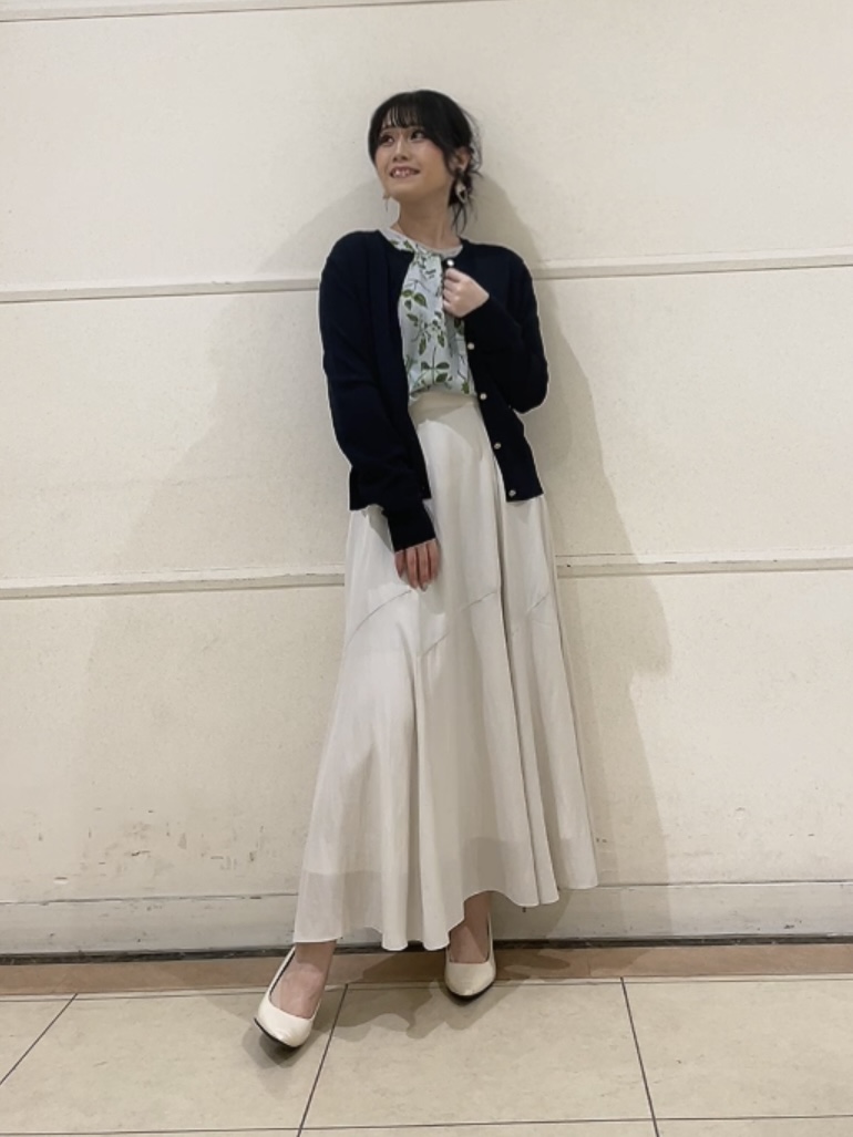 watanabeさんの「UNTITLED｜【アンサンブル可/洗える】クルーネックニットカーディガン」を使ったコーディネート