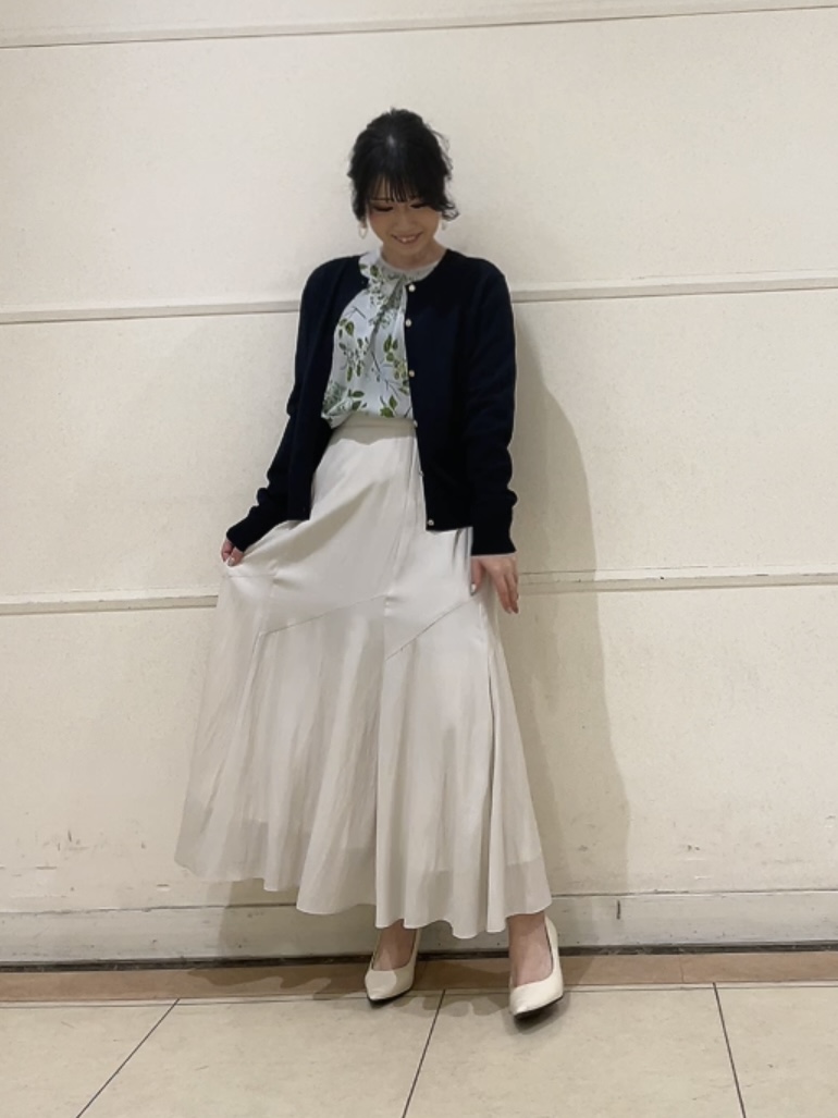 watanabeさんの「UNTITLED｜【アンサンブル可/洗える】クルーネックニットカーディガン」を使ったコーディネート
