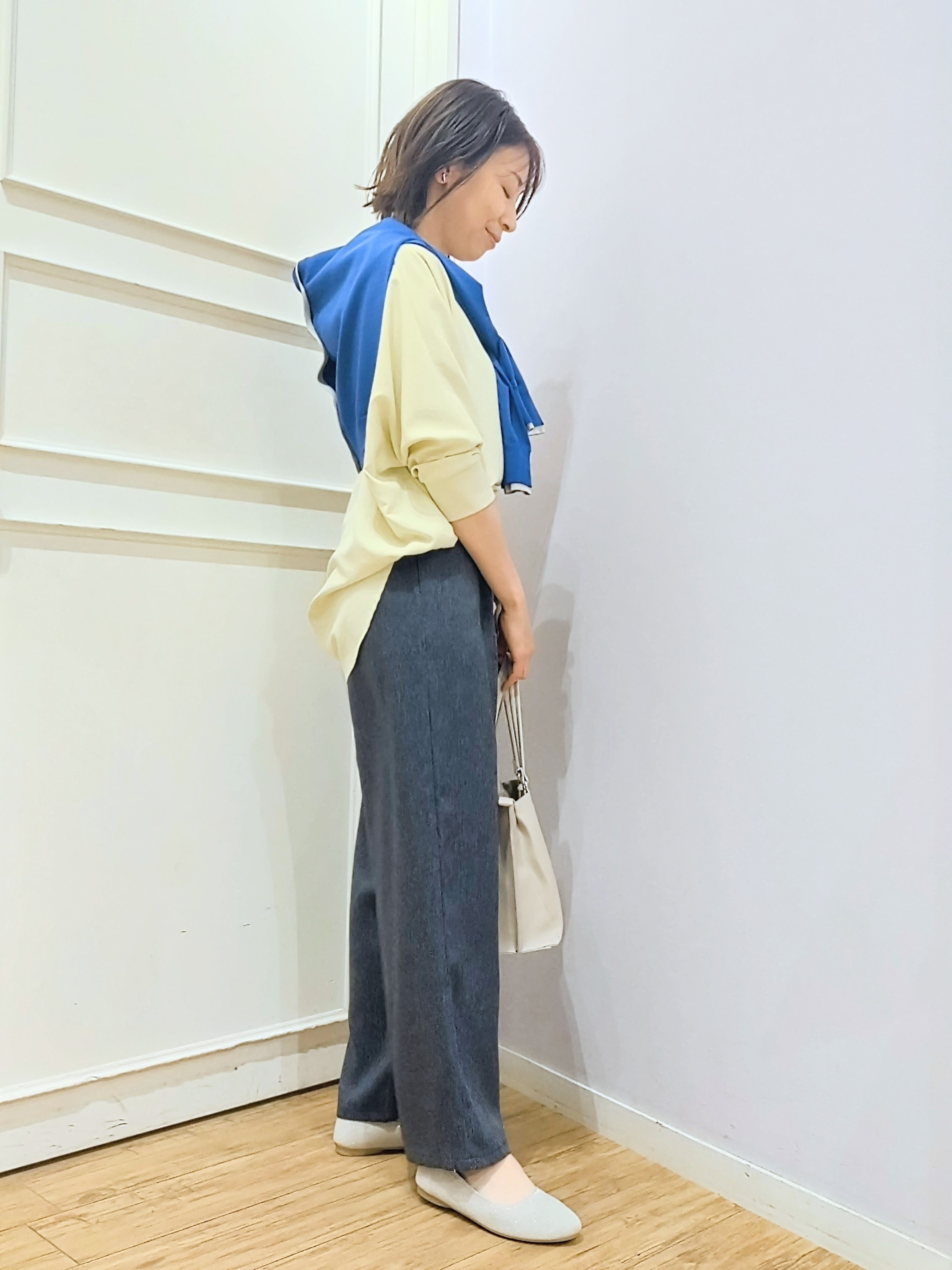 miomioさんの「SHOO･LA･RUE｜【着丈選べる/体型カバー/洗濯機可】さらさらとろん ドルマンブラウス」を使ったコーディネート