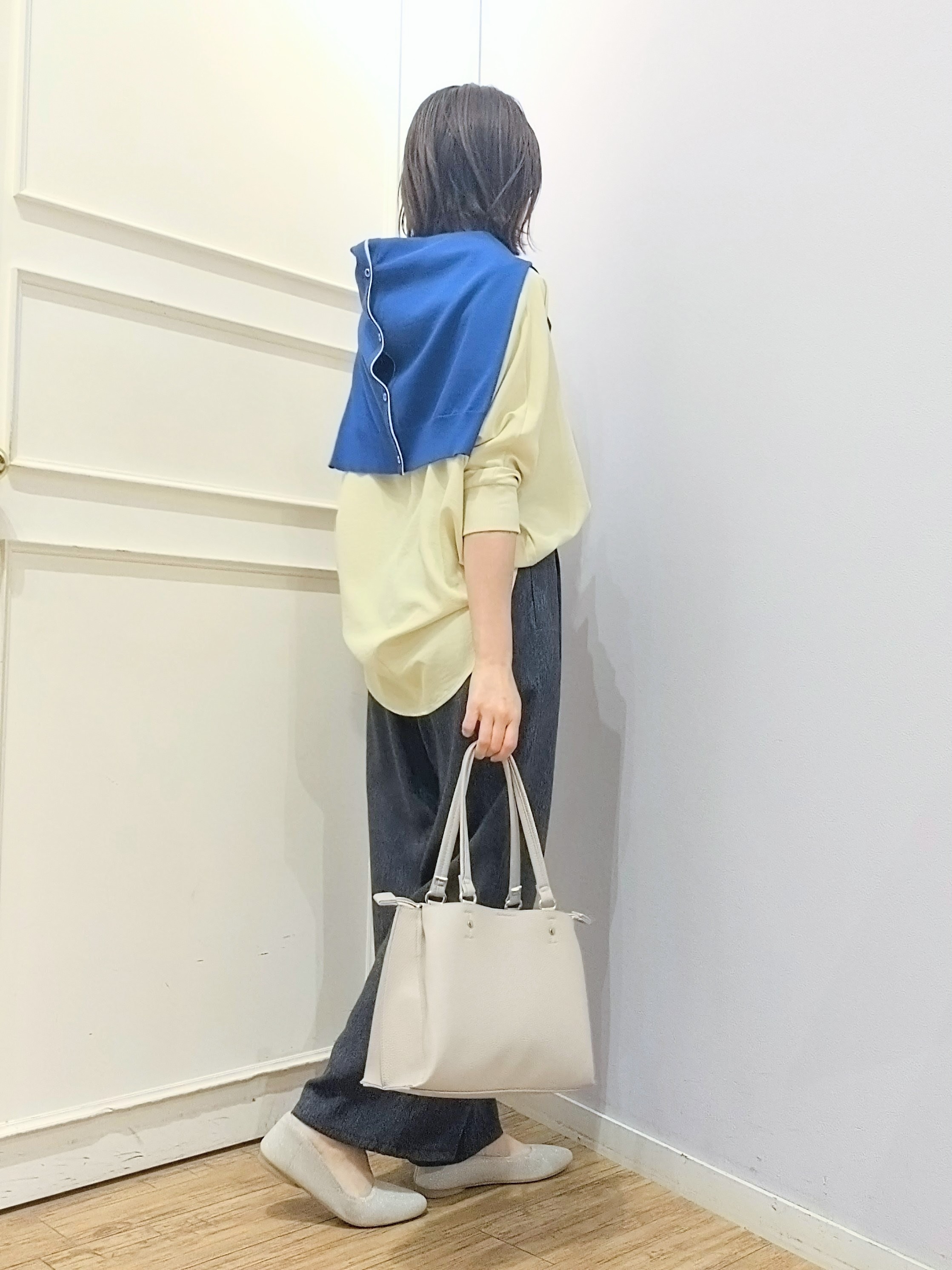 miomioさんの「SHOO･LA･RUE｜【着丈選べる/体型カバー/洗濯機可】さらさらとろん ドルマンブラウス」を使ったコーディネート