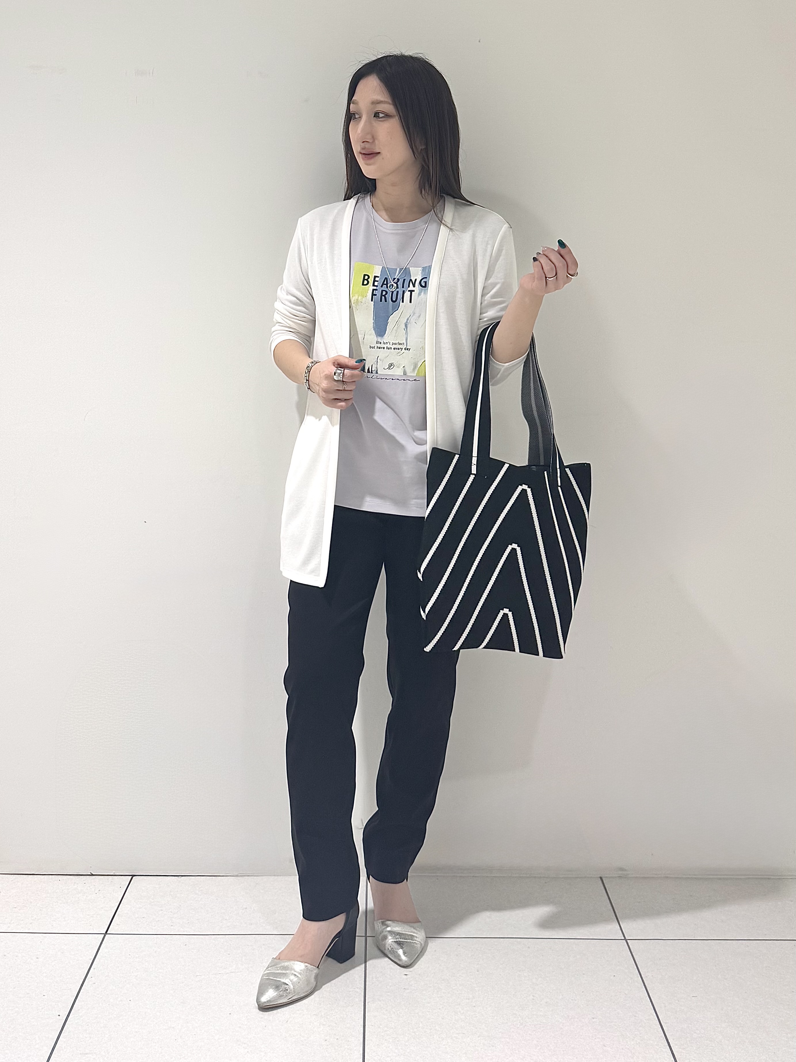 そんさんの「INDIVI｜【UVケア】着流しミドル丈カーディガンジャージ」を使ったコーディネート