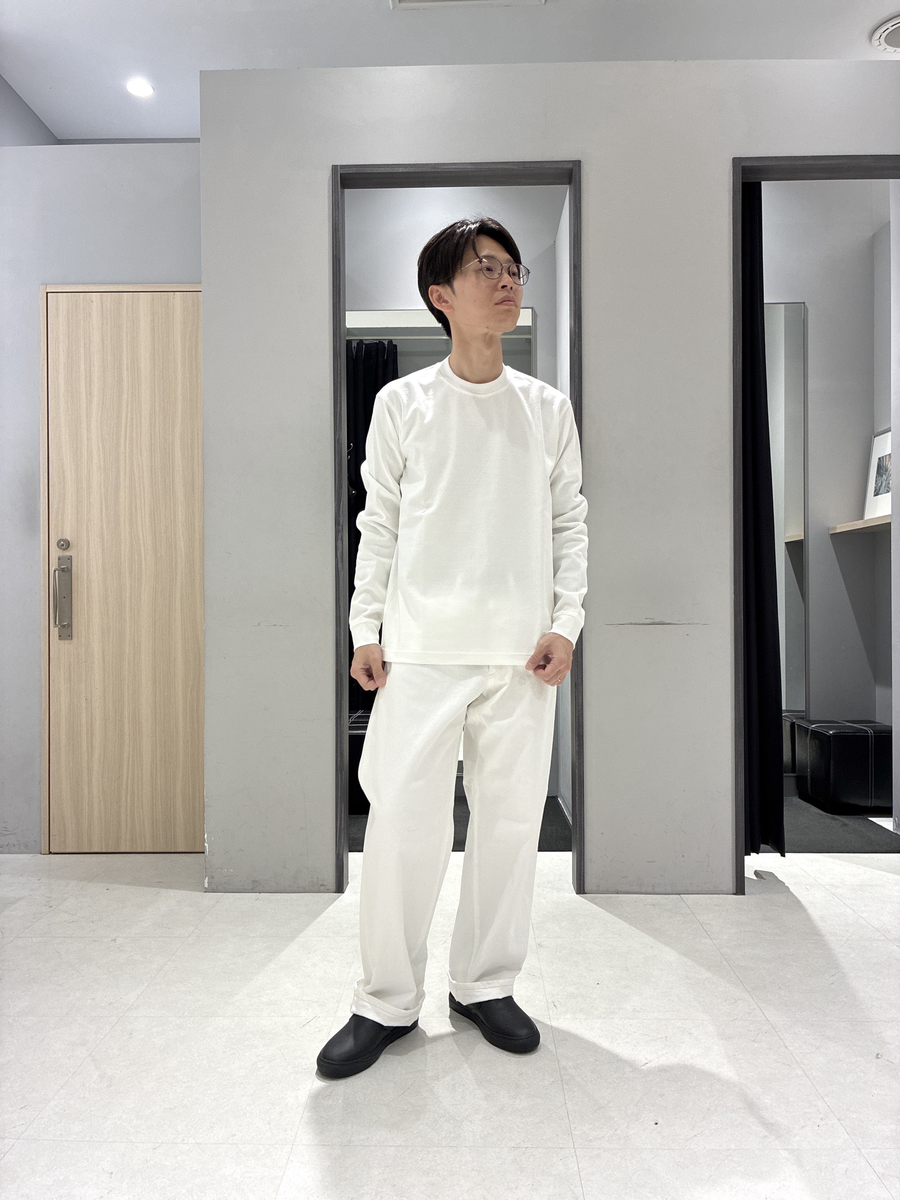 わいずみさんの「TAKEO KIKUCHI｜【抗菌防臭/シーズンレス】シアサッカーギンガムチェック ストレッチシャツ」を使ったコーディネート