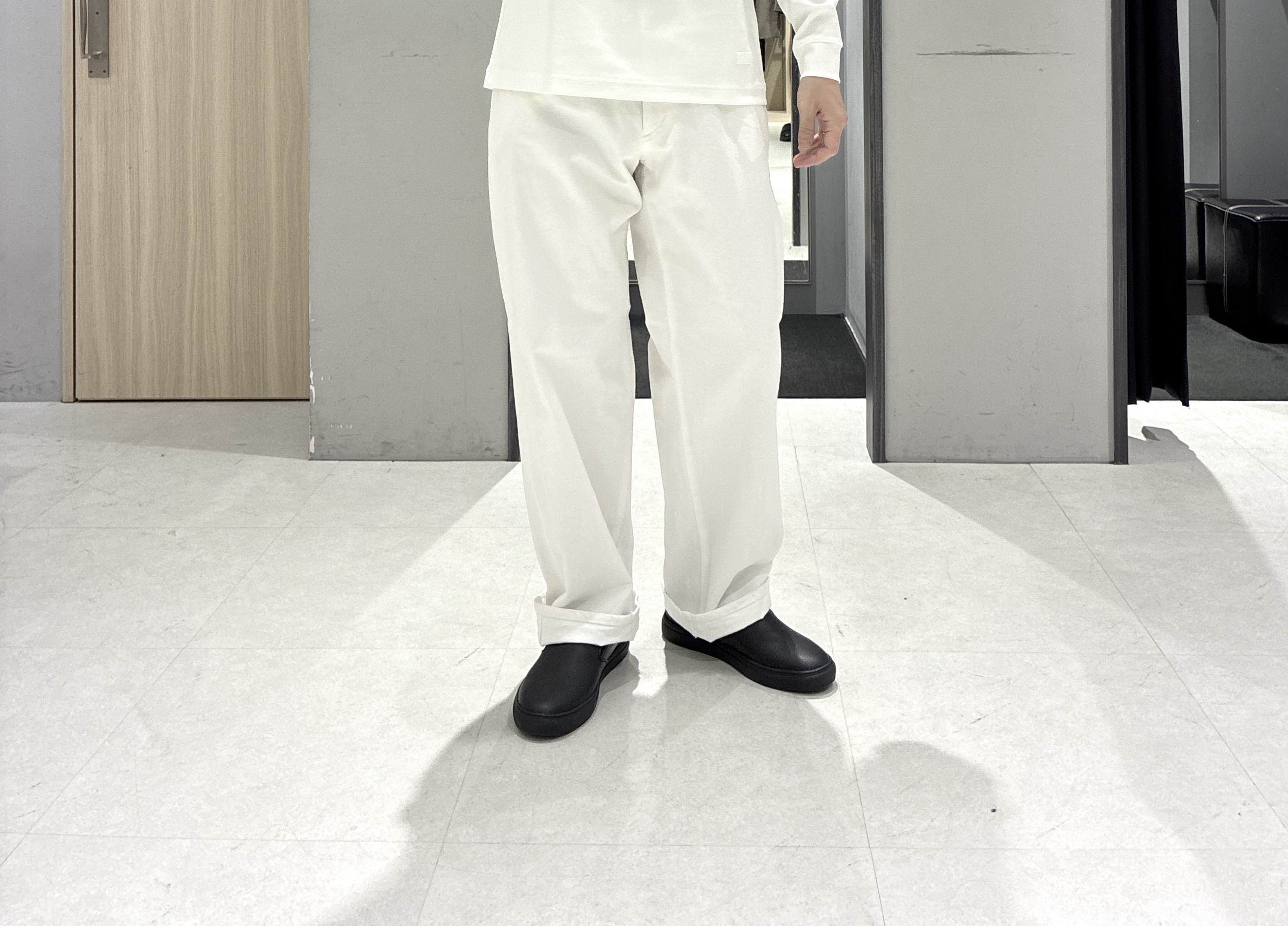 わいずみさんの「TAKEO KIKUCHI｜【抗菌防臭/シーズンレス】シアサッカーギンガムチェック ストレッチシャツ」を使ったコーディネート