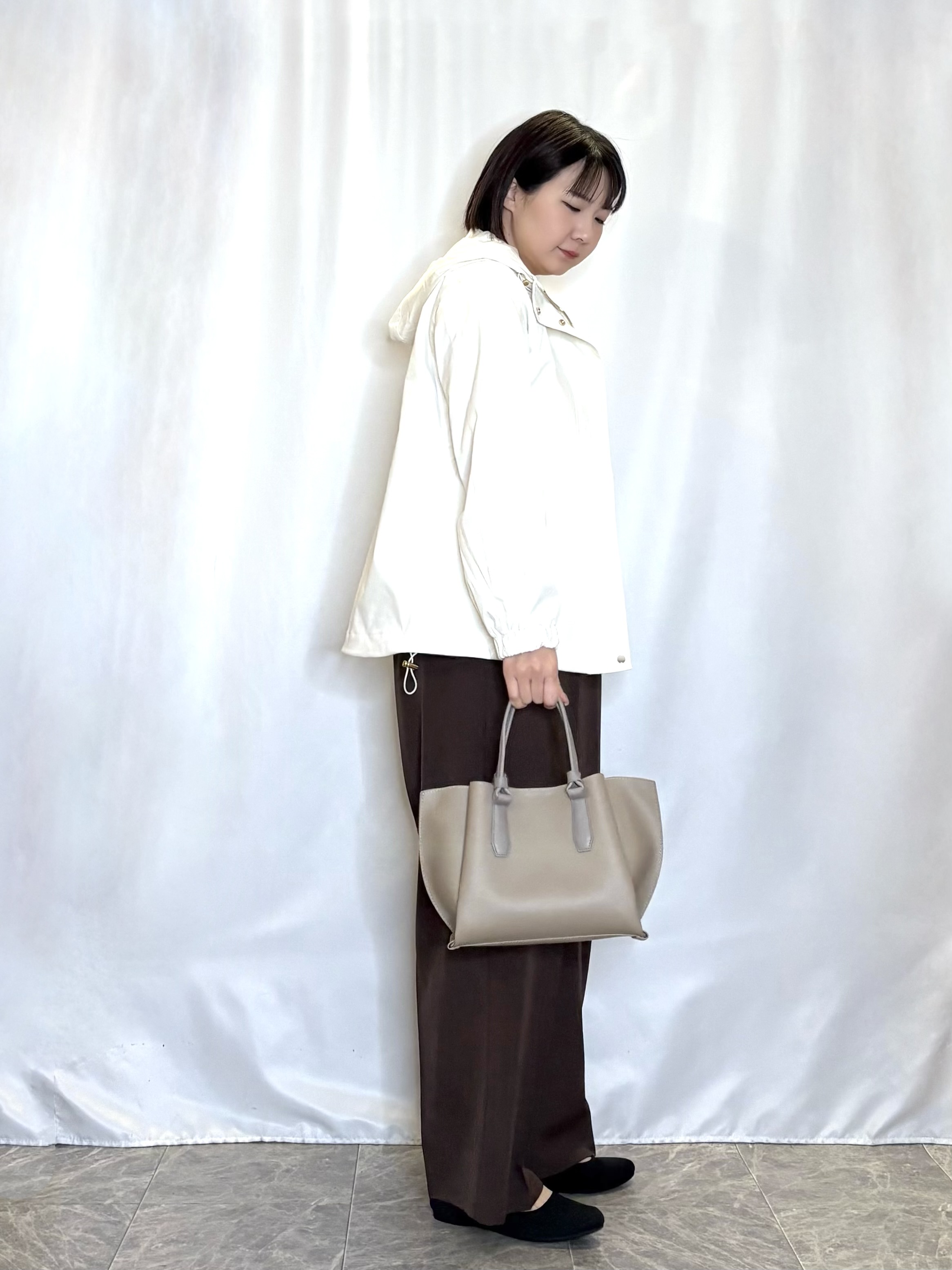 ネリさんの「SHOO･LA･RUE｜【防花粉/高レビュー】きれいもかっこいいも叶える 欲張りマウンテンパーカ」を使ったコーディネート