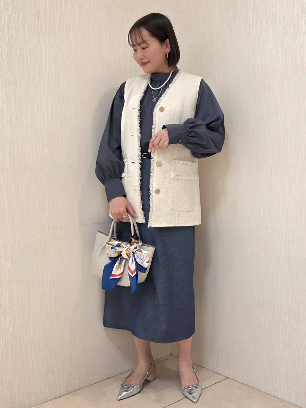naokoさんの「UNTITLED｜【オンオフ使える】スラブツイード ジレ」を使ったコーディネート