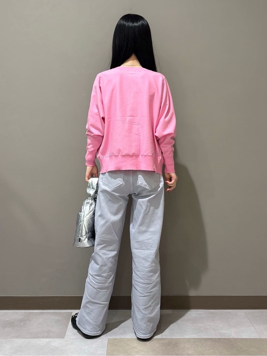 KEIKOさんの「INDIVI｜【撥水/軽量】ミドル丈 ミニマルトレンチコート」を使ったコーディネート