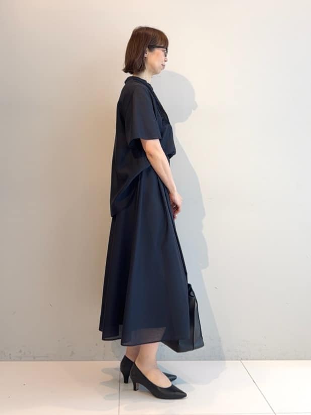 murayamaさんの「INDIVI｜【接触冷感/洗える】シアーシャンブレーピンタックブラウス」を使ったコーディネート