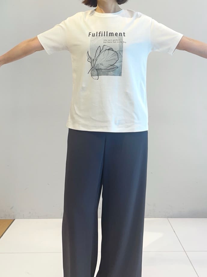 murayamaさんの「INDIVI｜【UVケア／選べるグラフィック】スムースジャージTシャツ」を使ったコーディネート