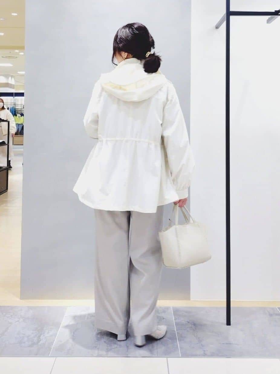 TOMOMIさんの「INDIVI｜【撥水／フード取外し可】凹凸素材ブルゾン」を使ったコーディネート