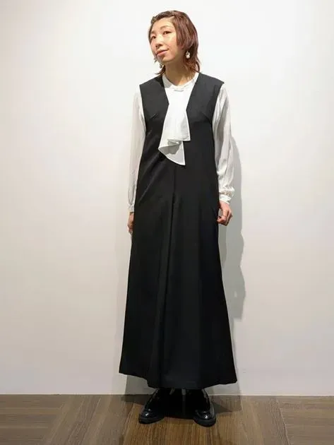 きれいめにもカジュアルにも】Vネックオールインワン（オールインワン