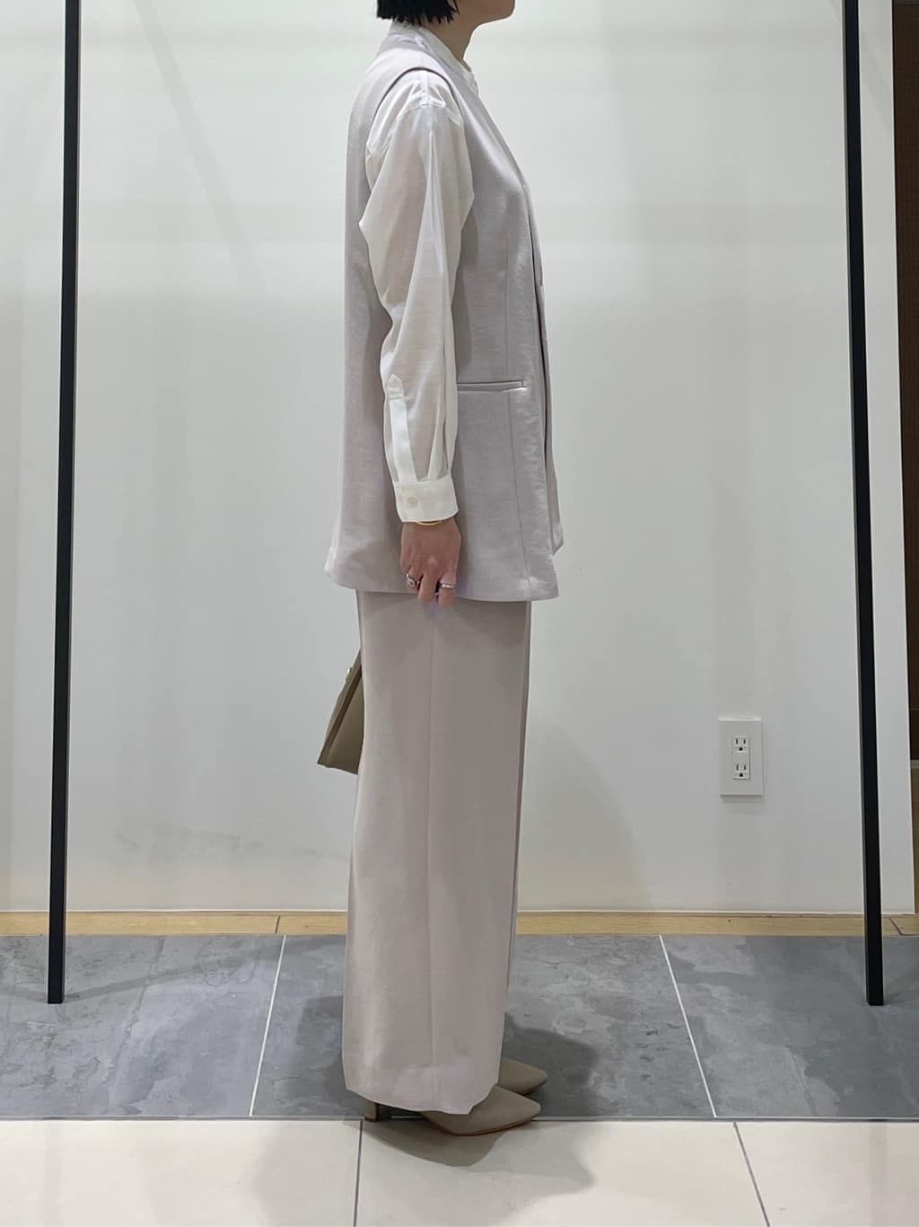 shihoさんの「INDIVI｜【洗える／多機能／SETUP可】着る日傘ジレジャケット」を使ったコーディネート