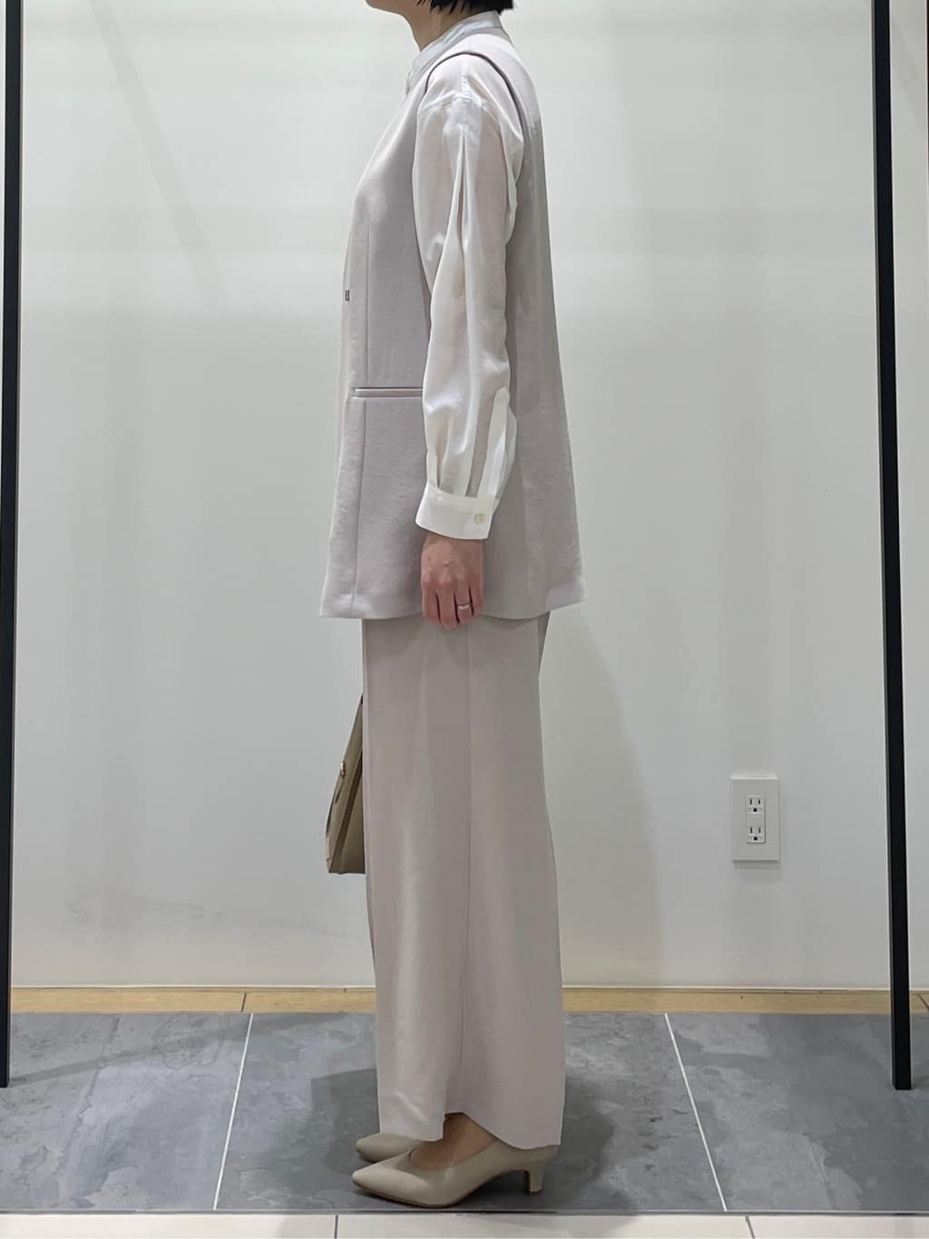 shihoさんの「INDIVI｜【洗える／多機能／SETUP可】着る日傘ジレジャケット」を使ったコーディネート