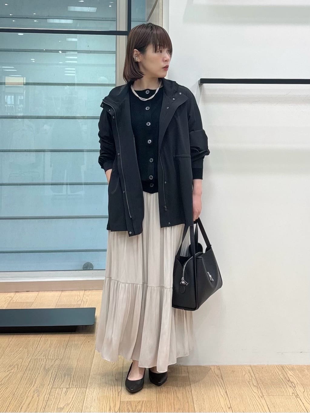 asamiさんの「INDIVI｜【洗える／前後2WAY／アンサンブル可能】ドルマンスリーブカーディガン」を使ったコーディネート
