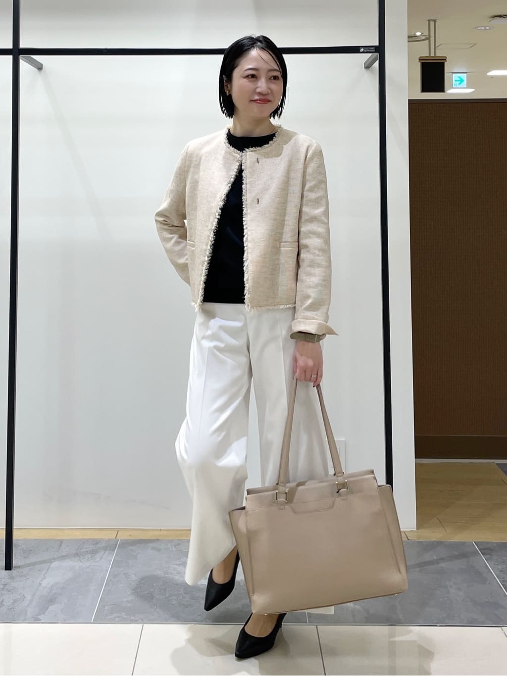 shihoさんの「INDIVI｜【軽量／SETUP可能】ストレッチツイードジャケット」を使ったコーディネート