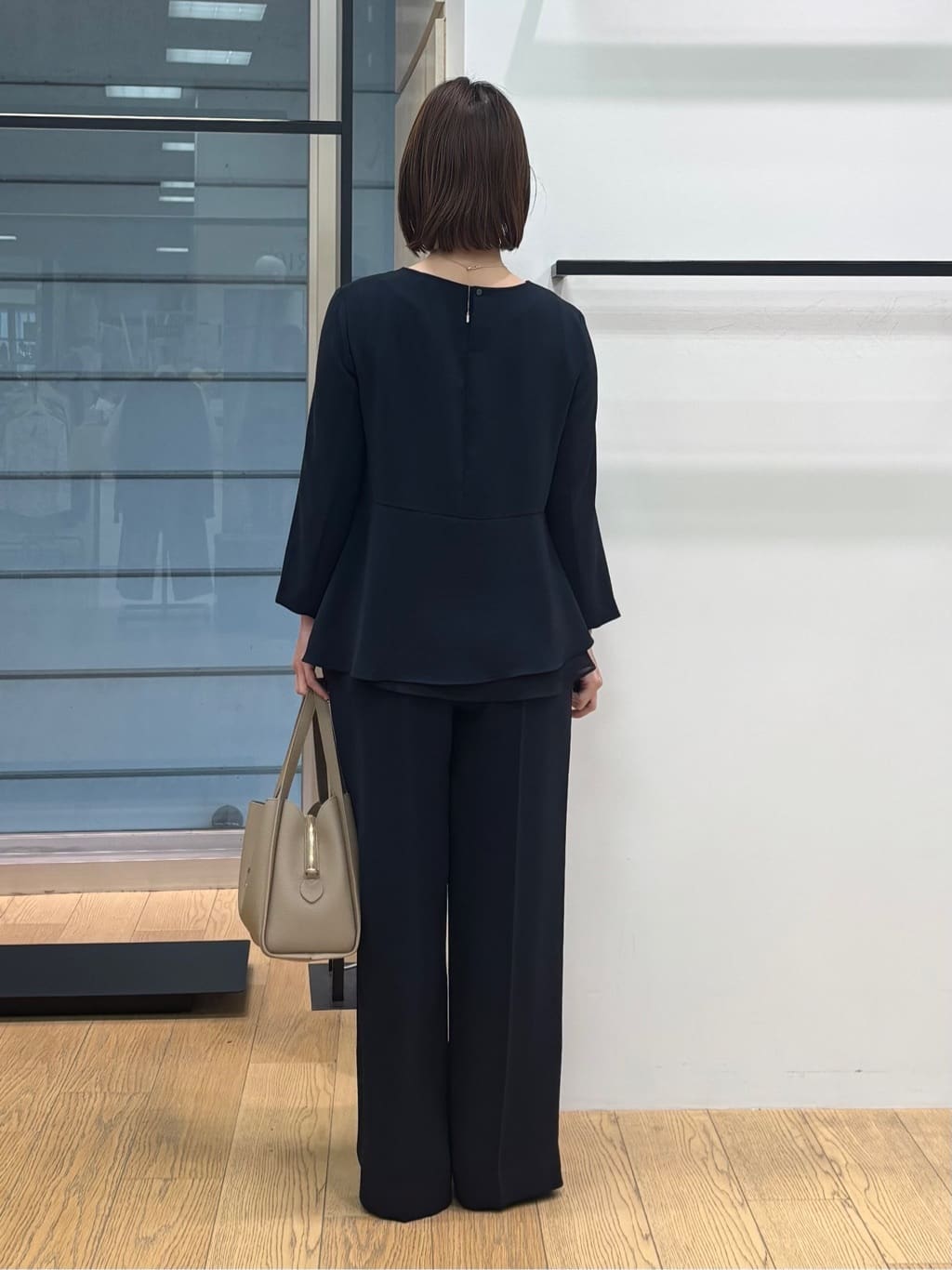 asamiさんの「INDIVI｜【洗える／UVケア／SETUP可】着る日傘ペプラムブラウス」を使ったコーディネート