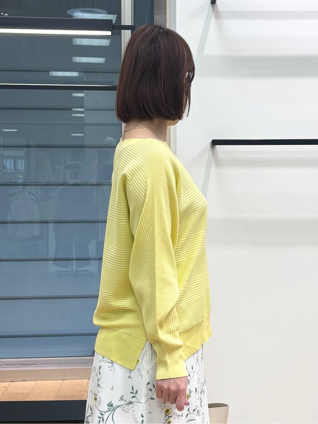asamiさんの「INDIVI｜【洗える／キレイ色】体型カバー無縫製ニット」を使ったコーディネート